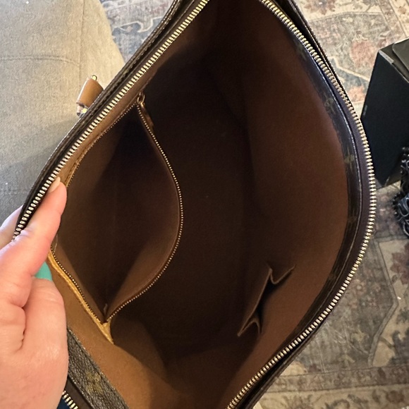 Louis Vuitton Cabas Mezzo tote - Picture 8 of 11